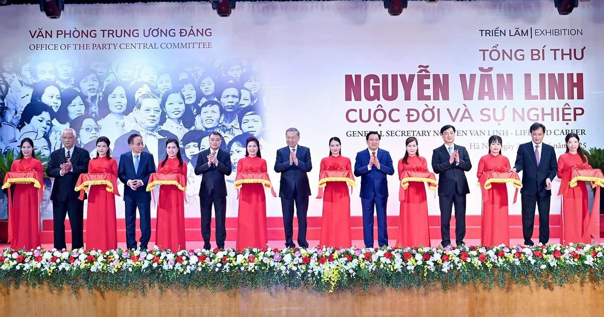 [Foto] Inauguran exposición sobre extinto secretario general Nguyen Van Linh 
