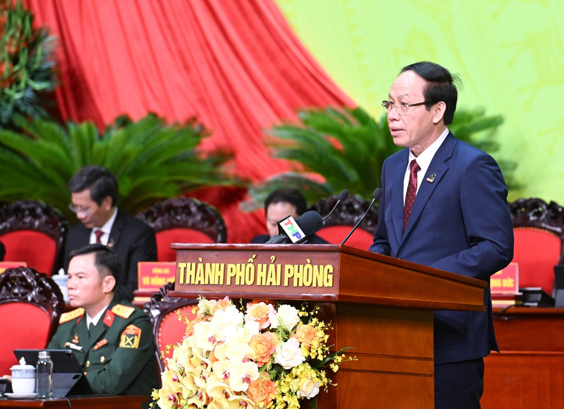 El secretario del Partido Comunista de Vietnam en Hai Phong, Le Tien Chau, habla en la cita.