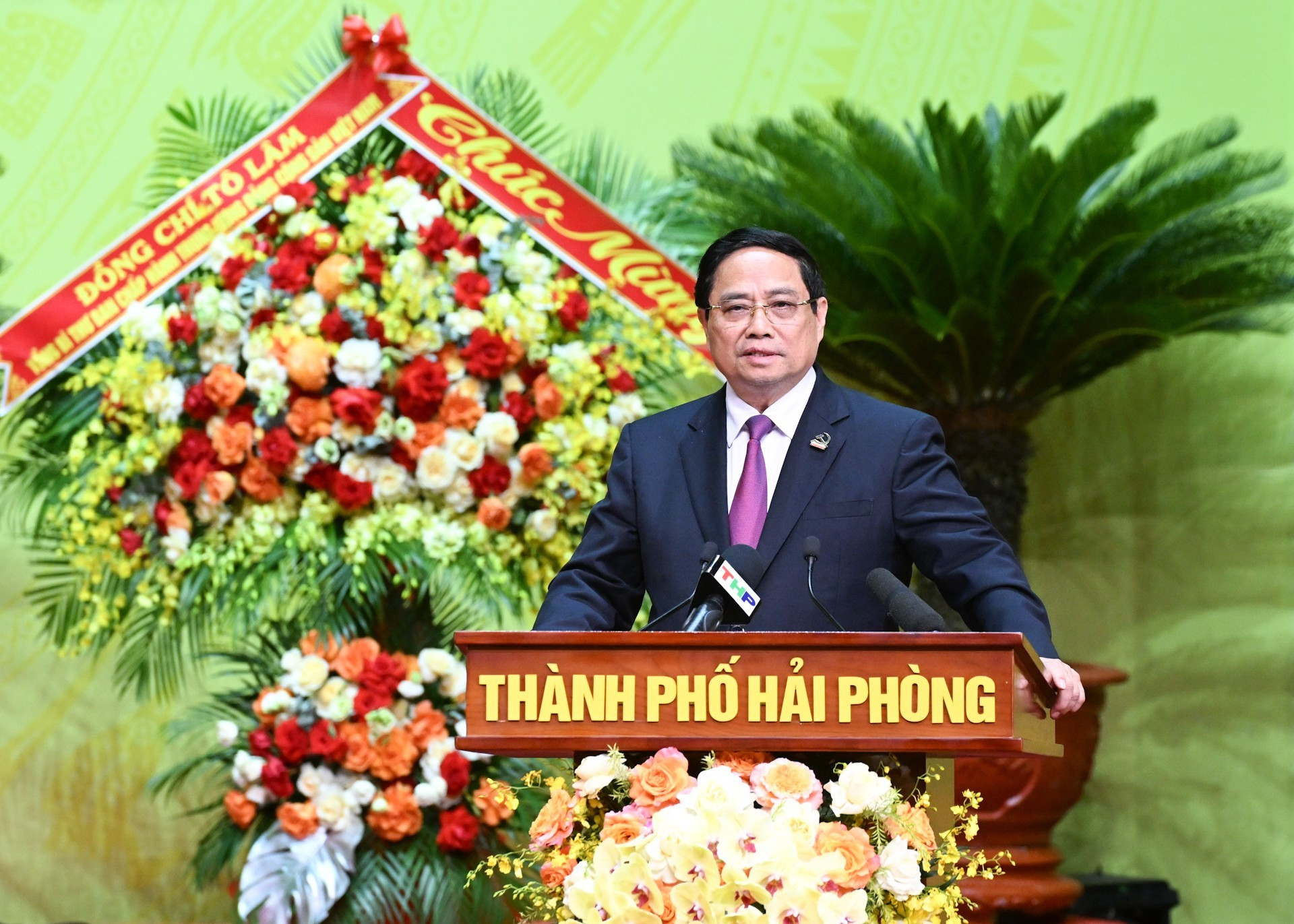 El premier Pham Minh Chinh toma la palabra en la cita.