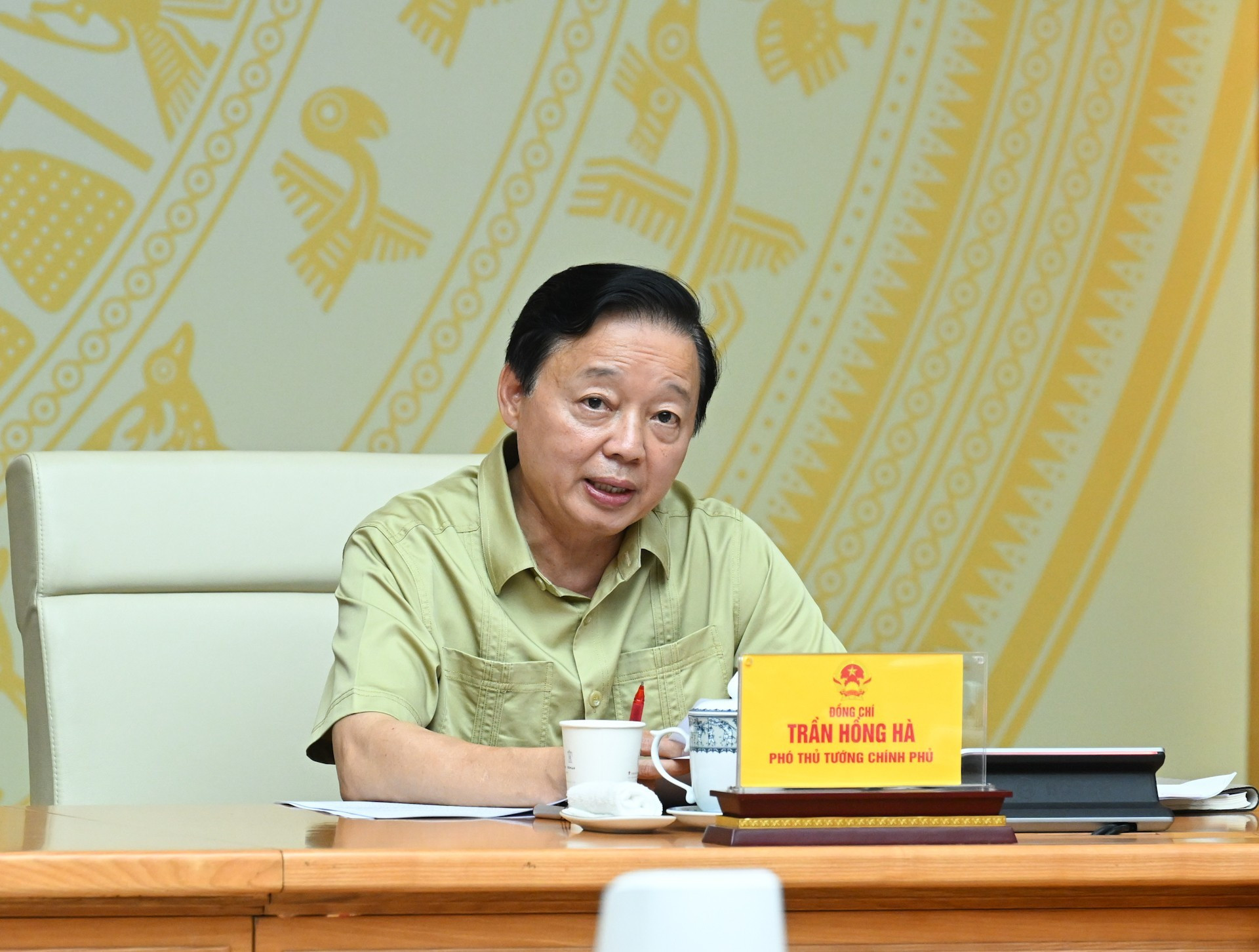 El vicepremier Pham Hong Ha habla en la cita. El vicepremier Pham Hong Ha habla en la cita.