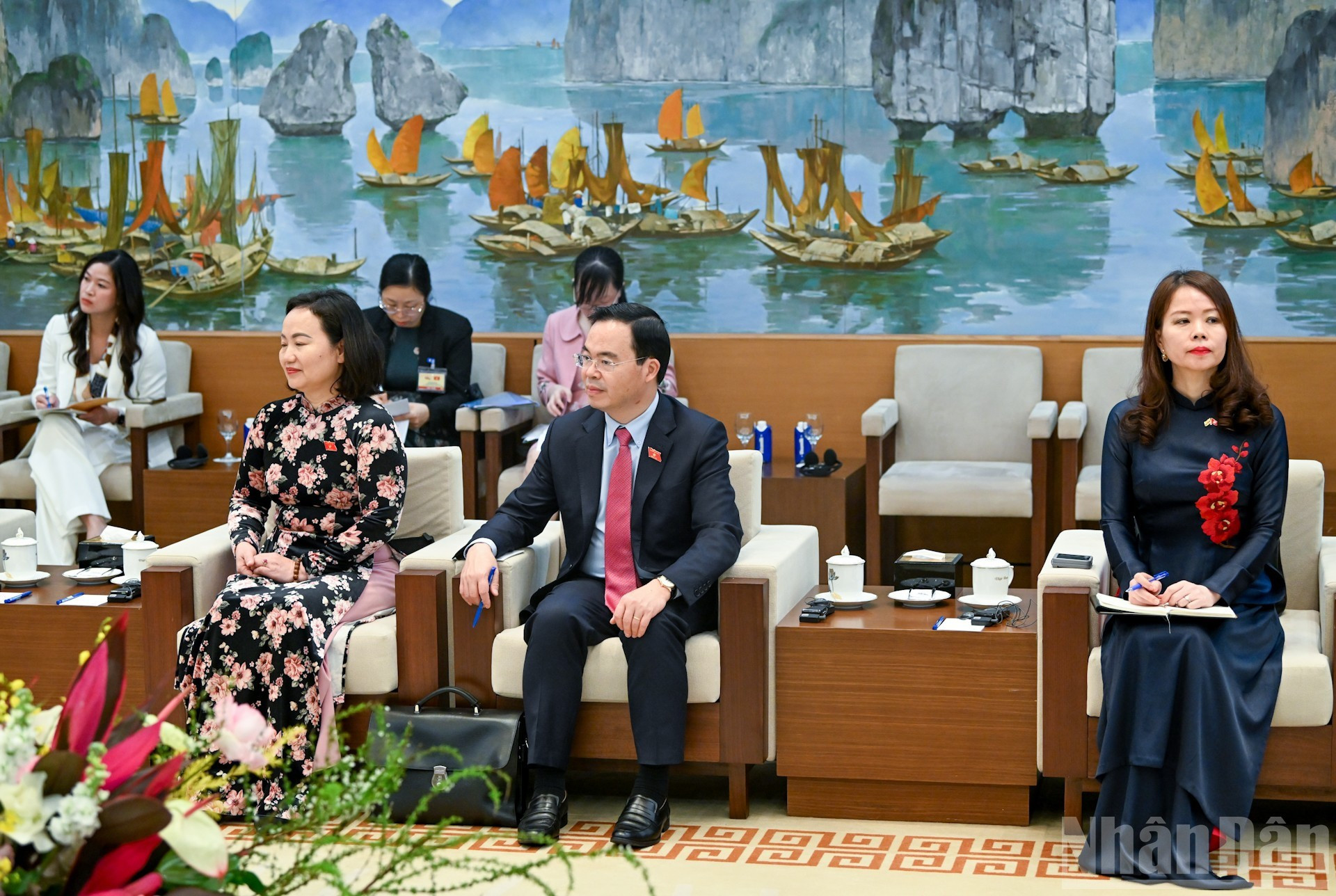 Asistentes vietnamitas al encuentro.