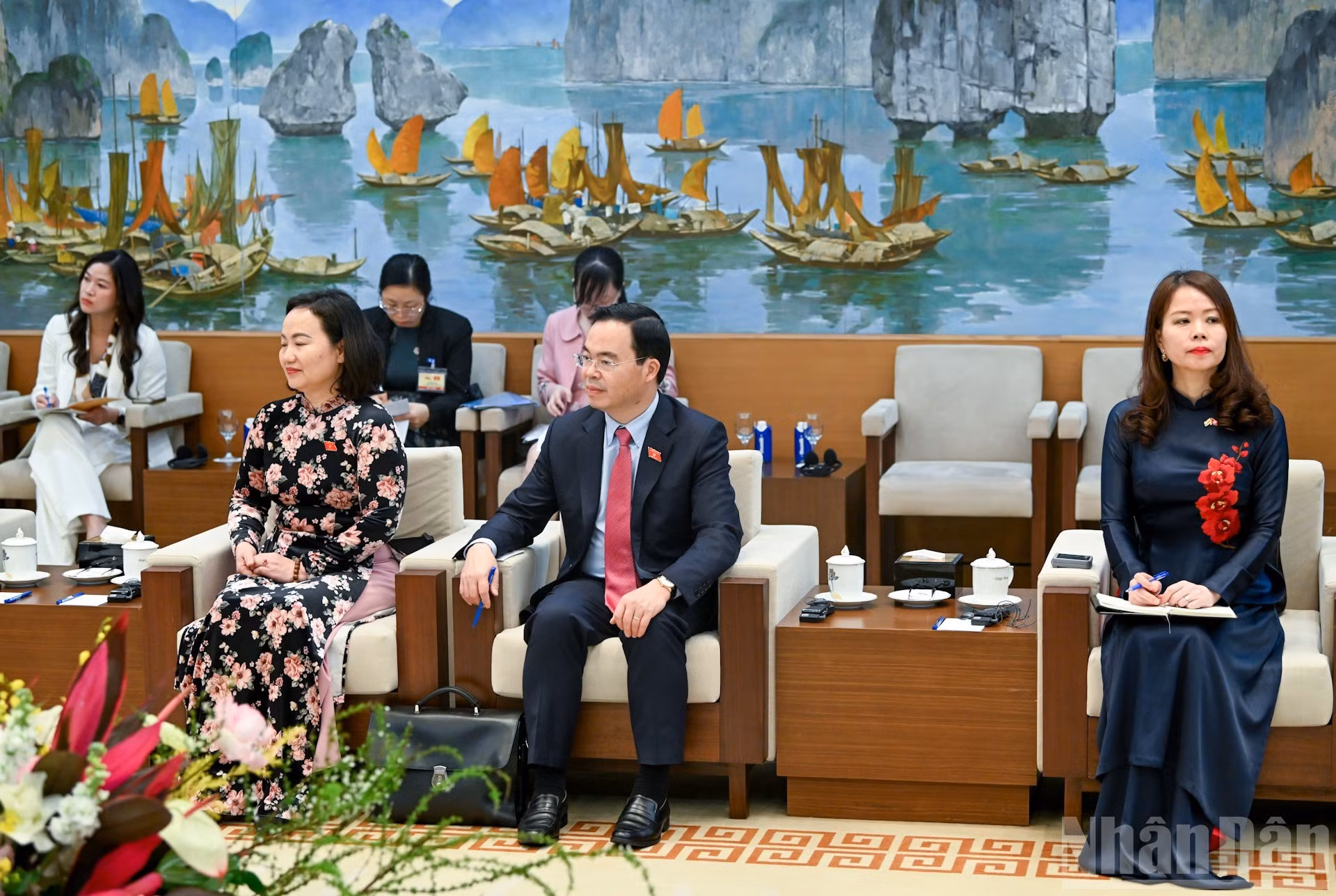 Asistentes vietnamitas al encuentro.