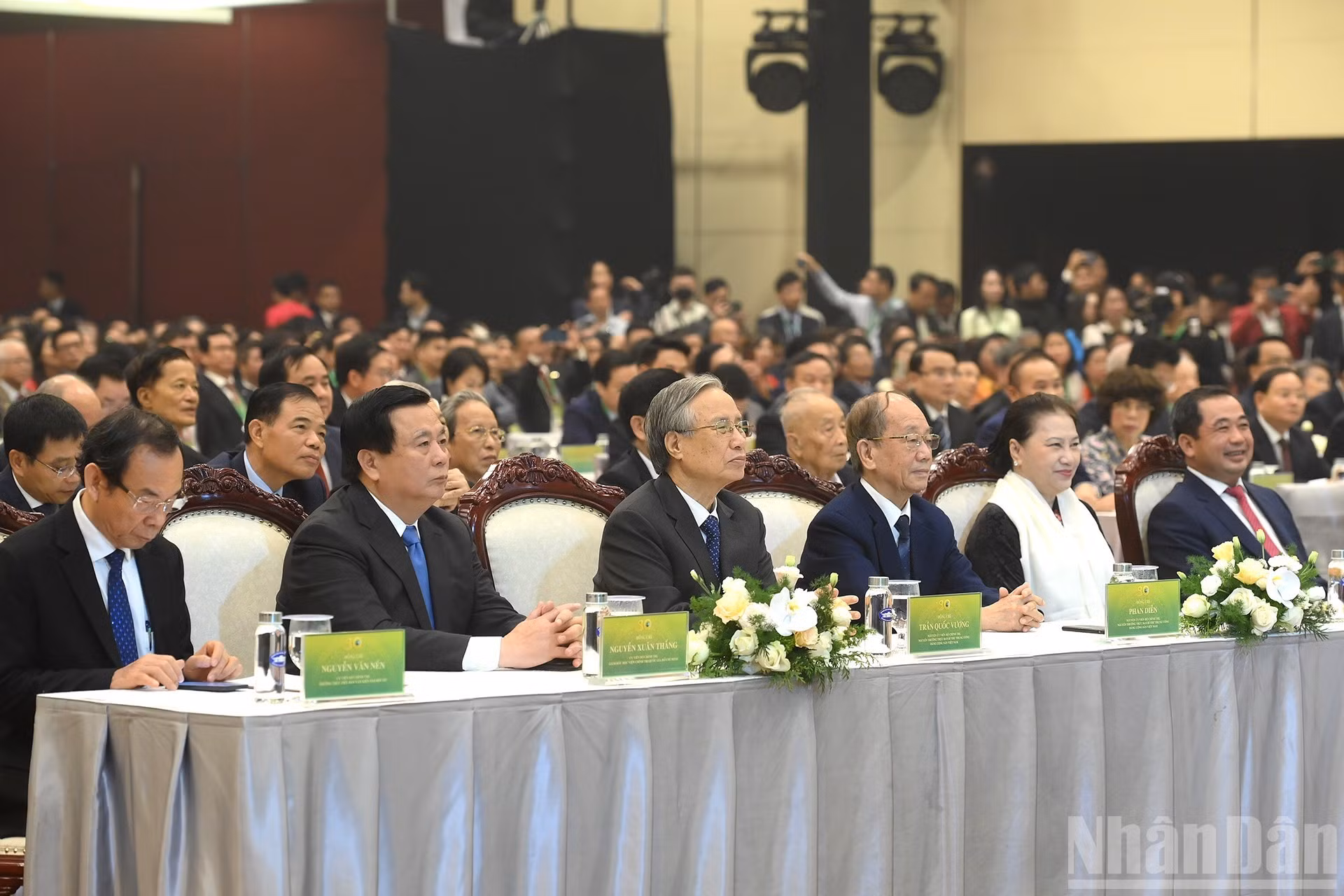 Los dirigentes y exlíderes del Partido y del Estado acuden a la cita.