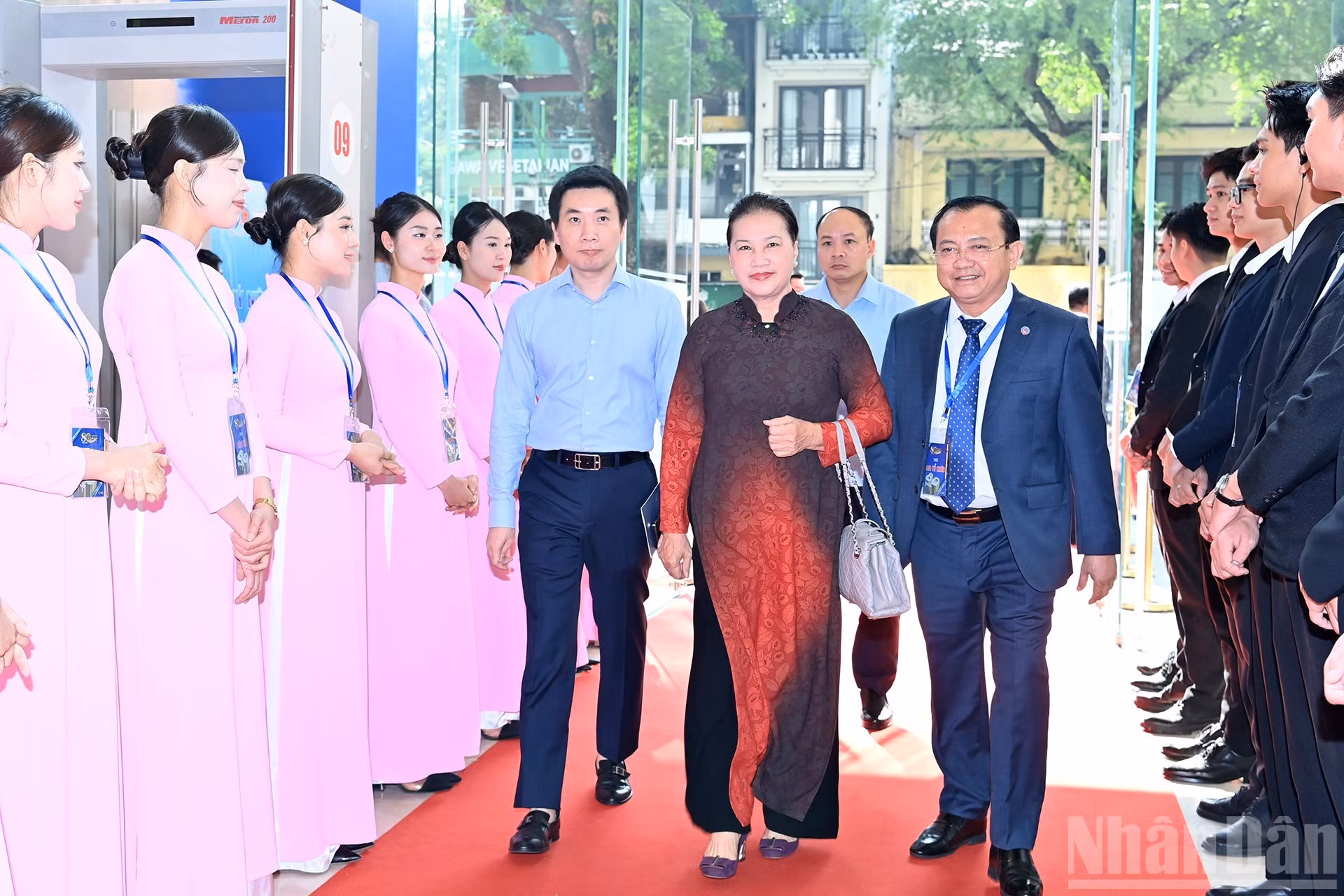 La extitular de la Asamblea Nacional, Nguyen Thi Kim Ngan acude al evento.
