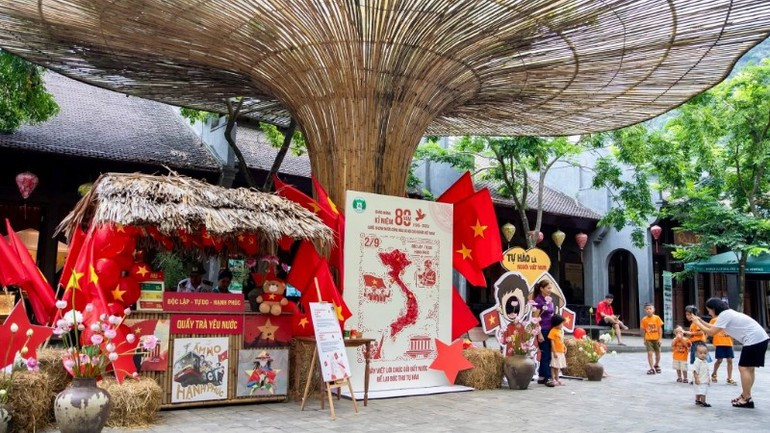 Otros lugares turísticos clave como Trang An, Bai Dinh, Tam Chuc, el Parque Nacional Xuan Thuy, las playas Thinh Long y Hai Thinh, celebrarán numerosas actividades turísticas especiales.