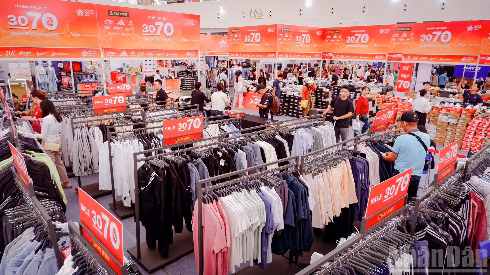 Los pabellones 3 y 5 son un paraíso de compras lleno de grandes promociones.