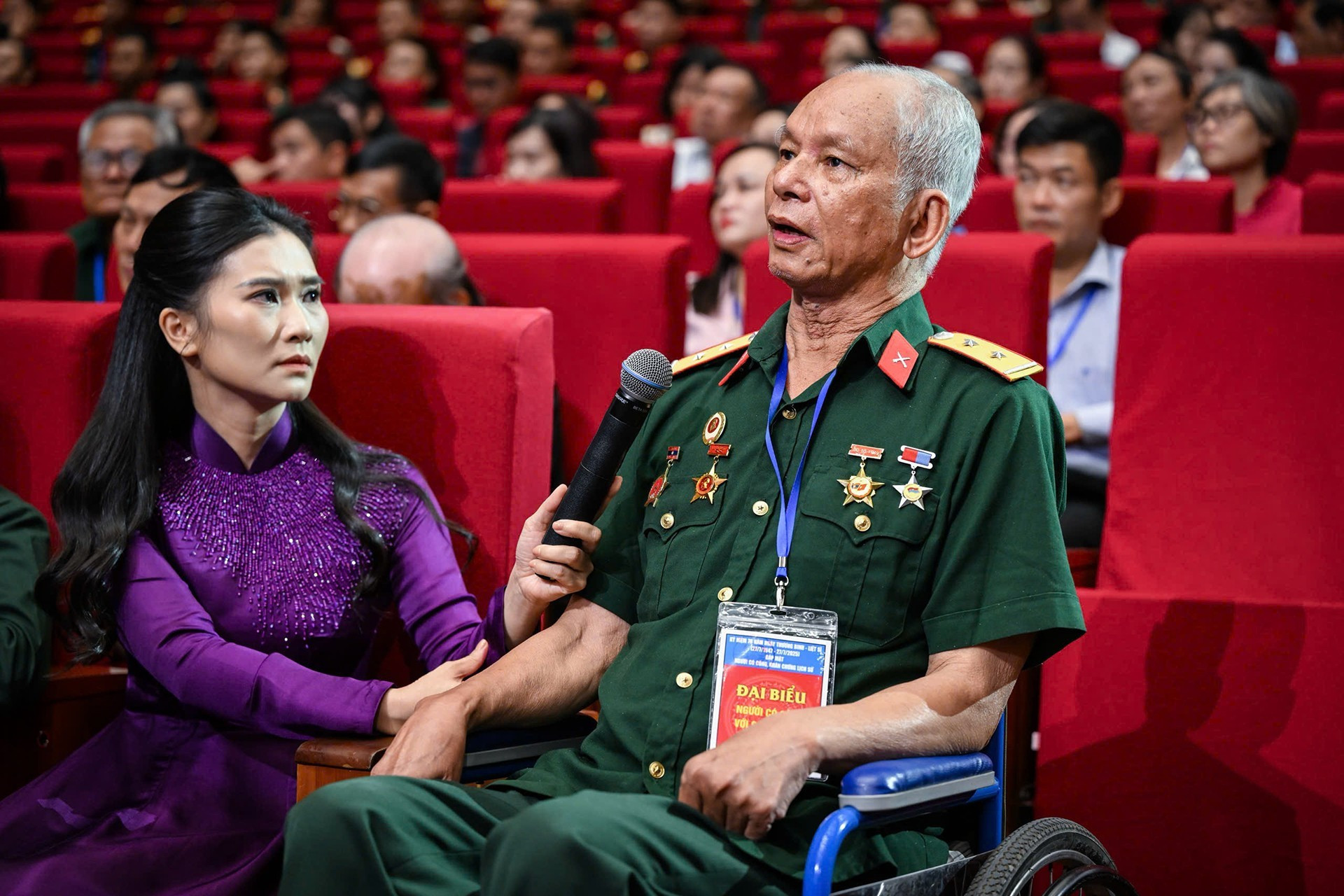 Un veterano de guerra comparte sus recuerdos.