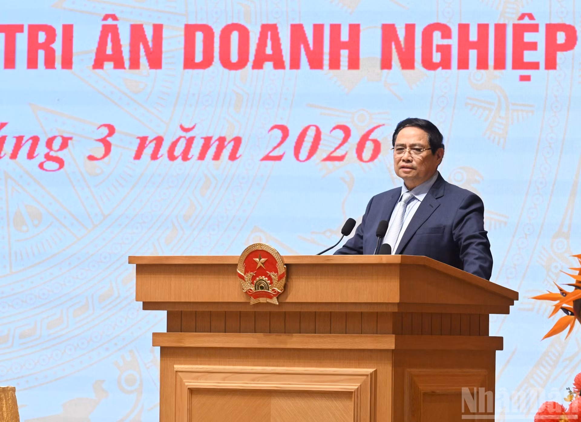 El premier Pham Minh Chinh habla en el evento.