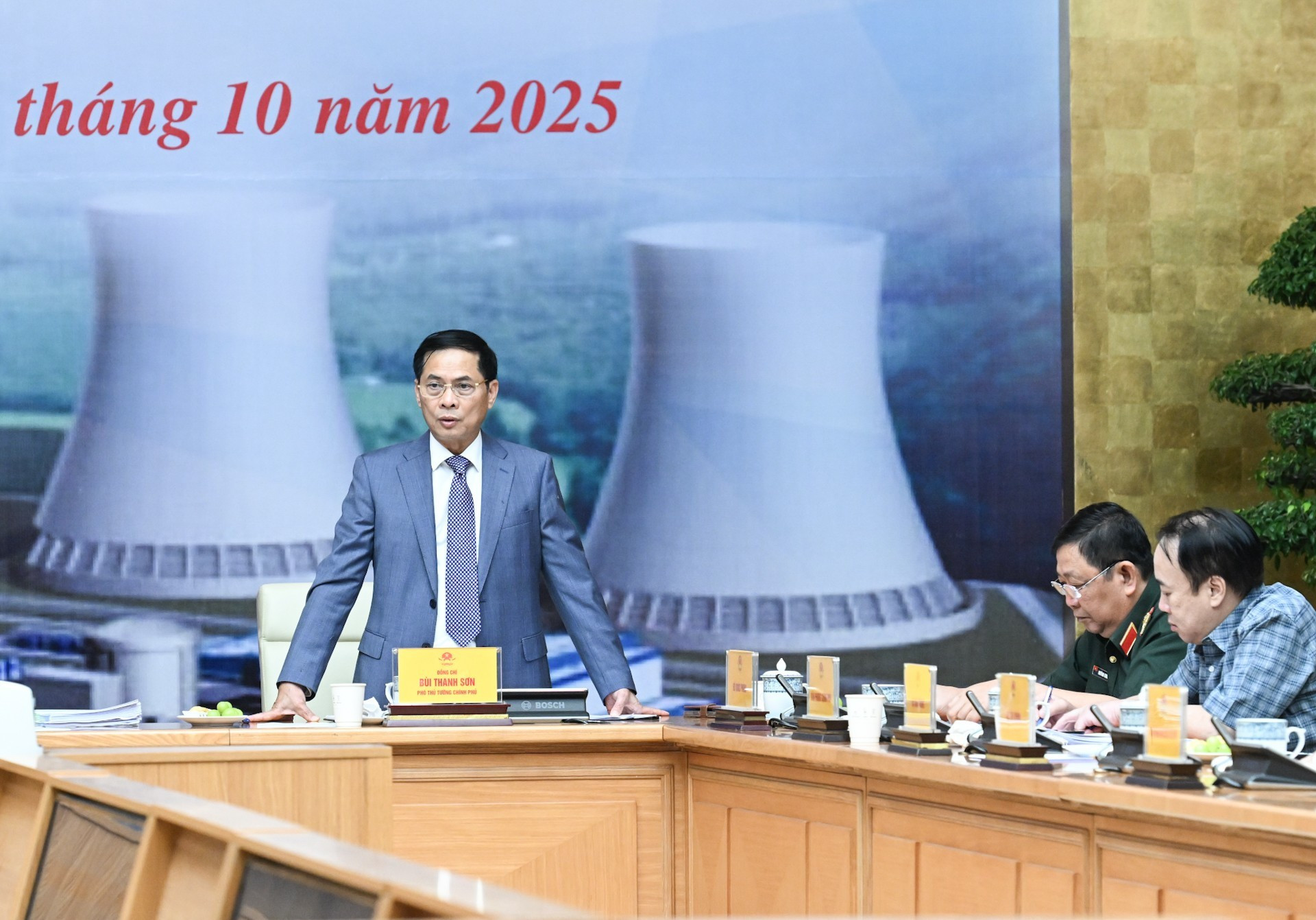 El vicepremier Bui Thanh Son habla en la cita.