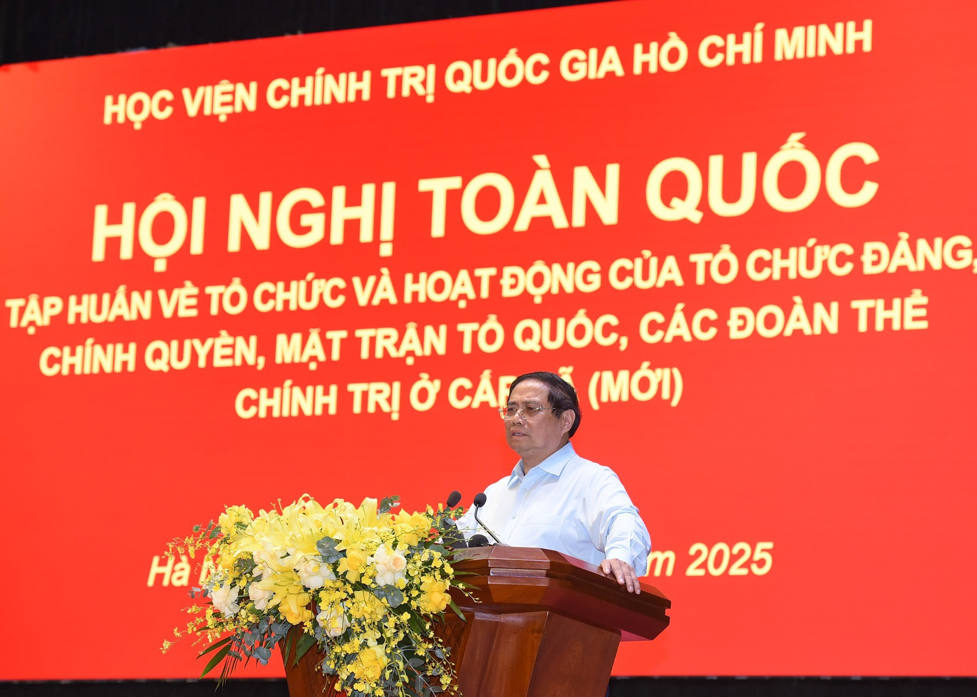 El premier Pham Minh Chinh toma la palabra en la conferencia. El premier Pham Minh Chinh toma la palabra en la conferencia.