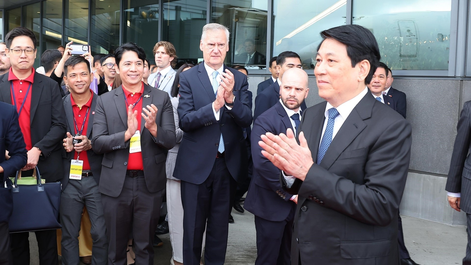 El presidente vietnamita Luong Cuong asiste al evento.