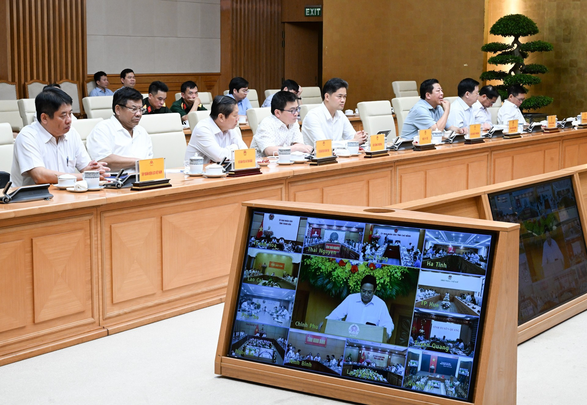 Representantes de ministerios y sectores en la cita.