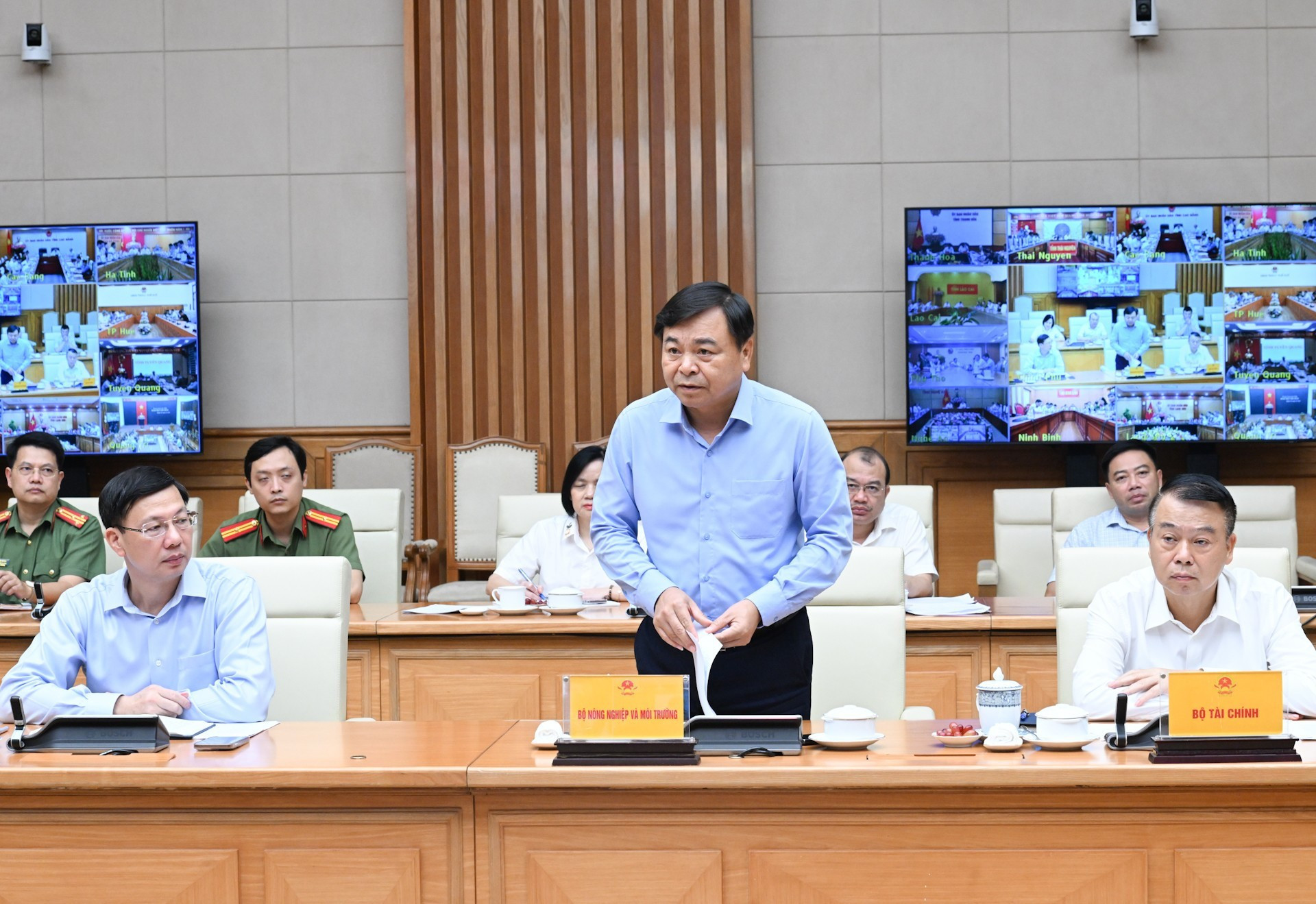 El viceministro de Agricultura y Medio Ambiente Nguyen Hoang Hiep toma la palabra.