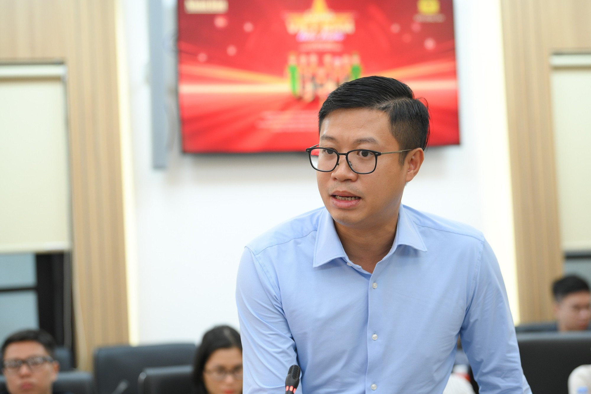 Do Dong Hung, jefe del Departamento de Comunicación de la Corporación de Aviación de Vietnam, habla en la cita. Do Dong Hung, jefe del Departamento de Comunicación de la Corporación de Aviación de Vietnam, habla en la cita.
