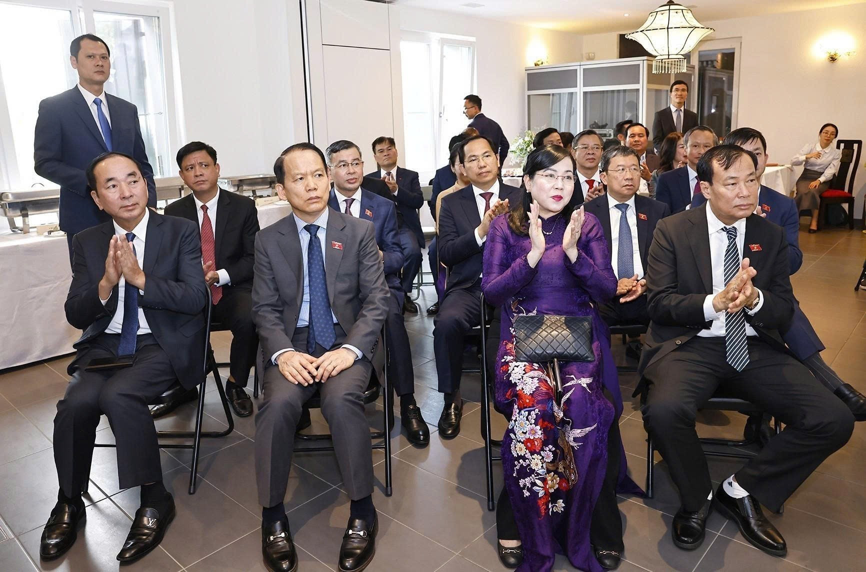 Asistentes a la cita.