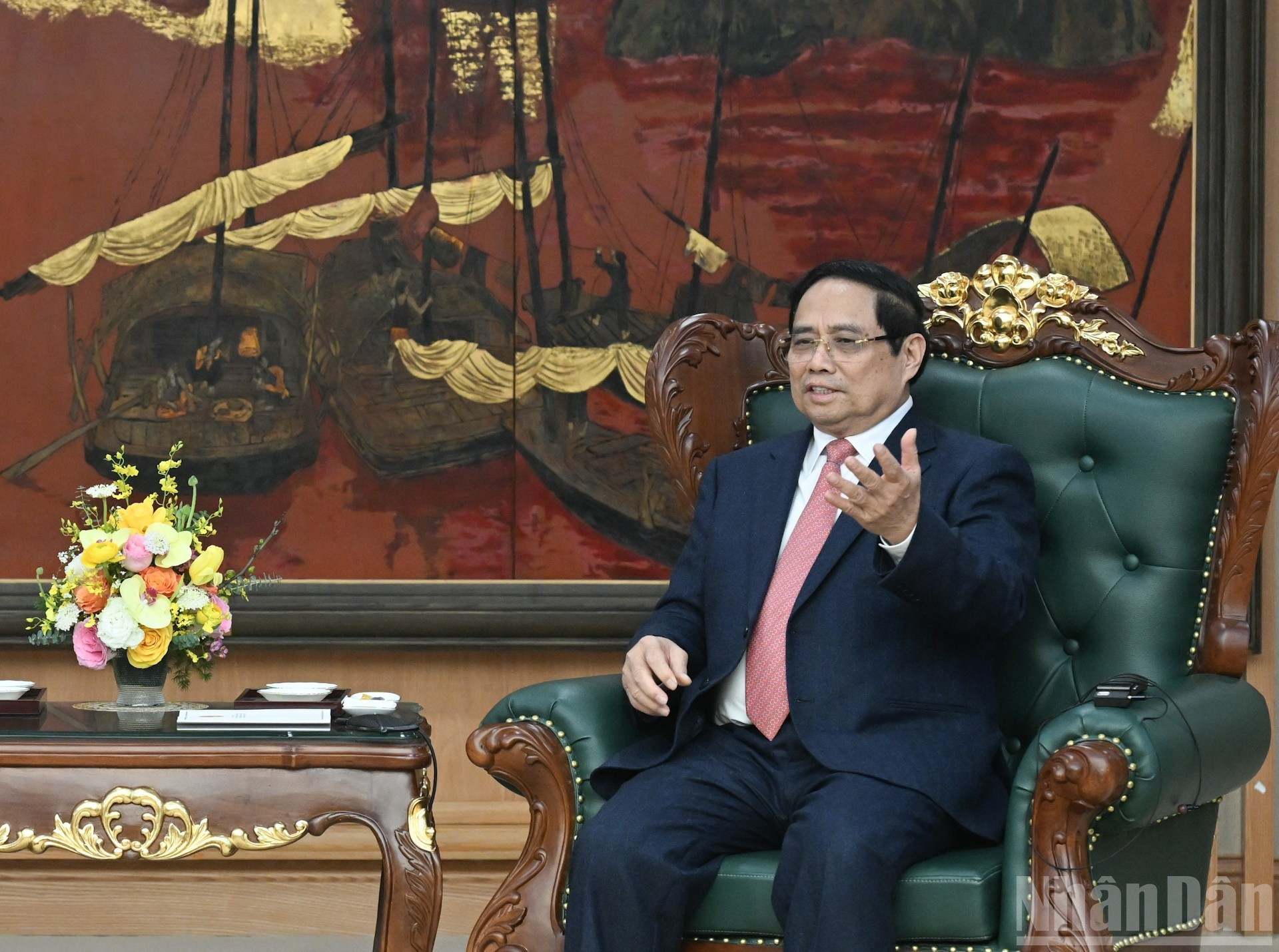 El jefe del Gobierno vietnamita habla en el encuentro.