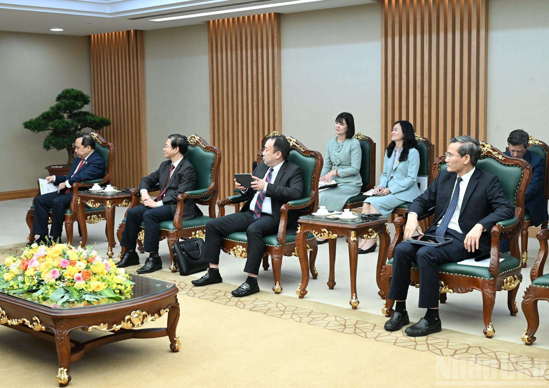 Funcionarios intervienen en el encuentro.