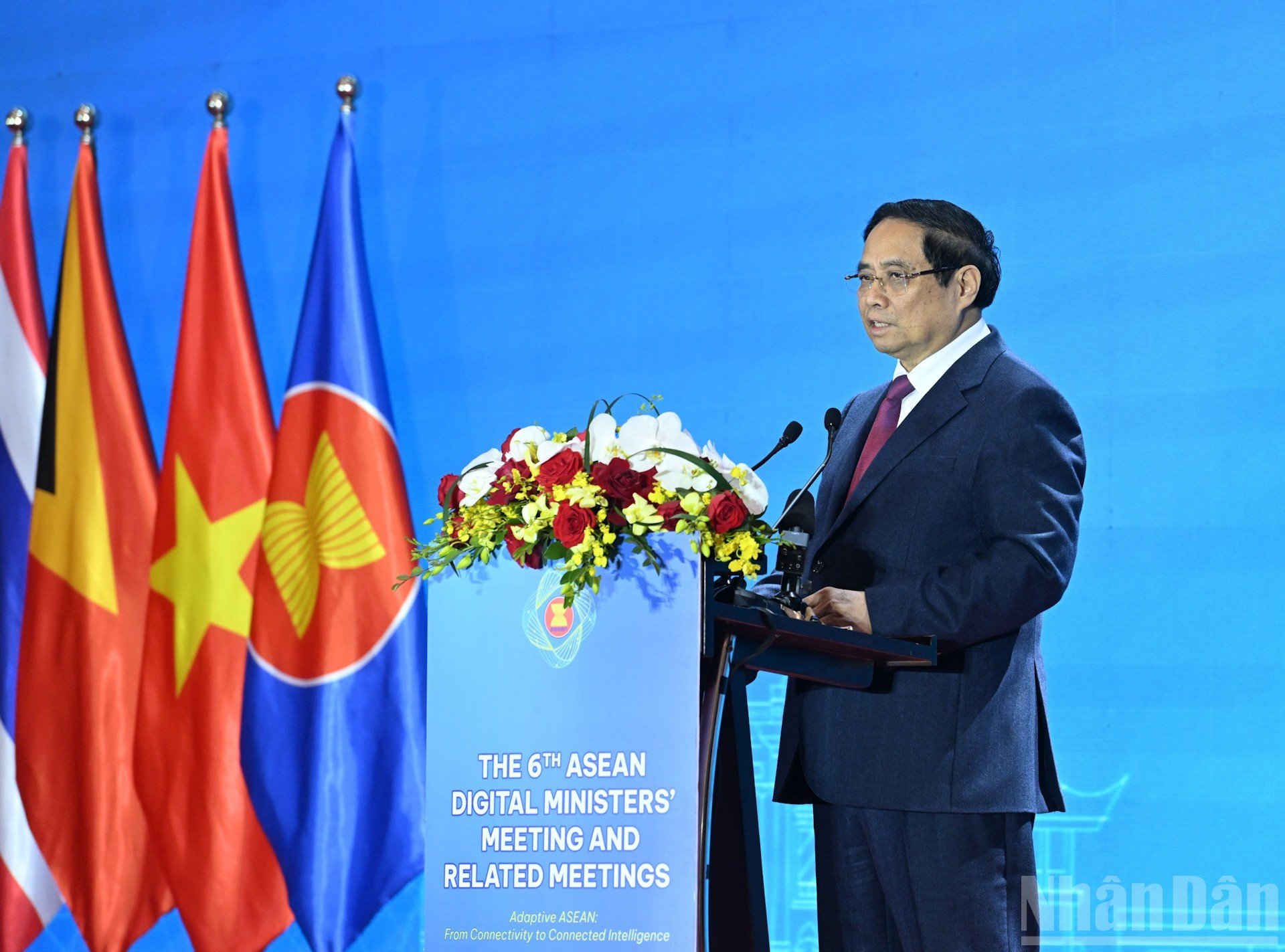 El premier vietnamita Pham Minh Chinh toma la palabra en la sesión inaugural.