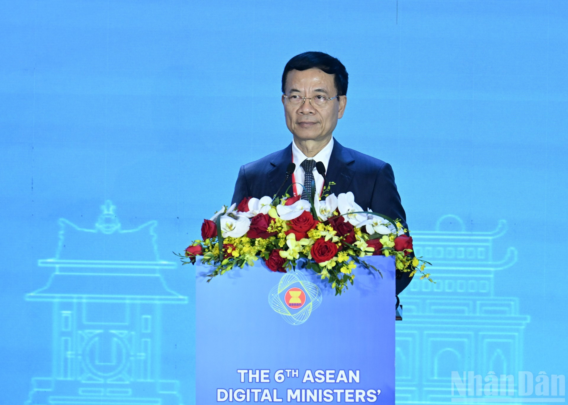 El ministro de Ciencia y Tecnología de Vietnam, Nguyen Manh Hung, habla en el evento.