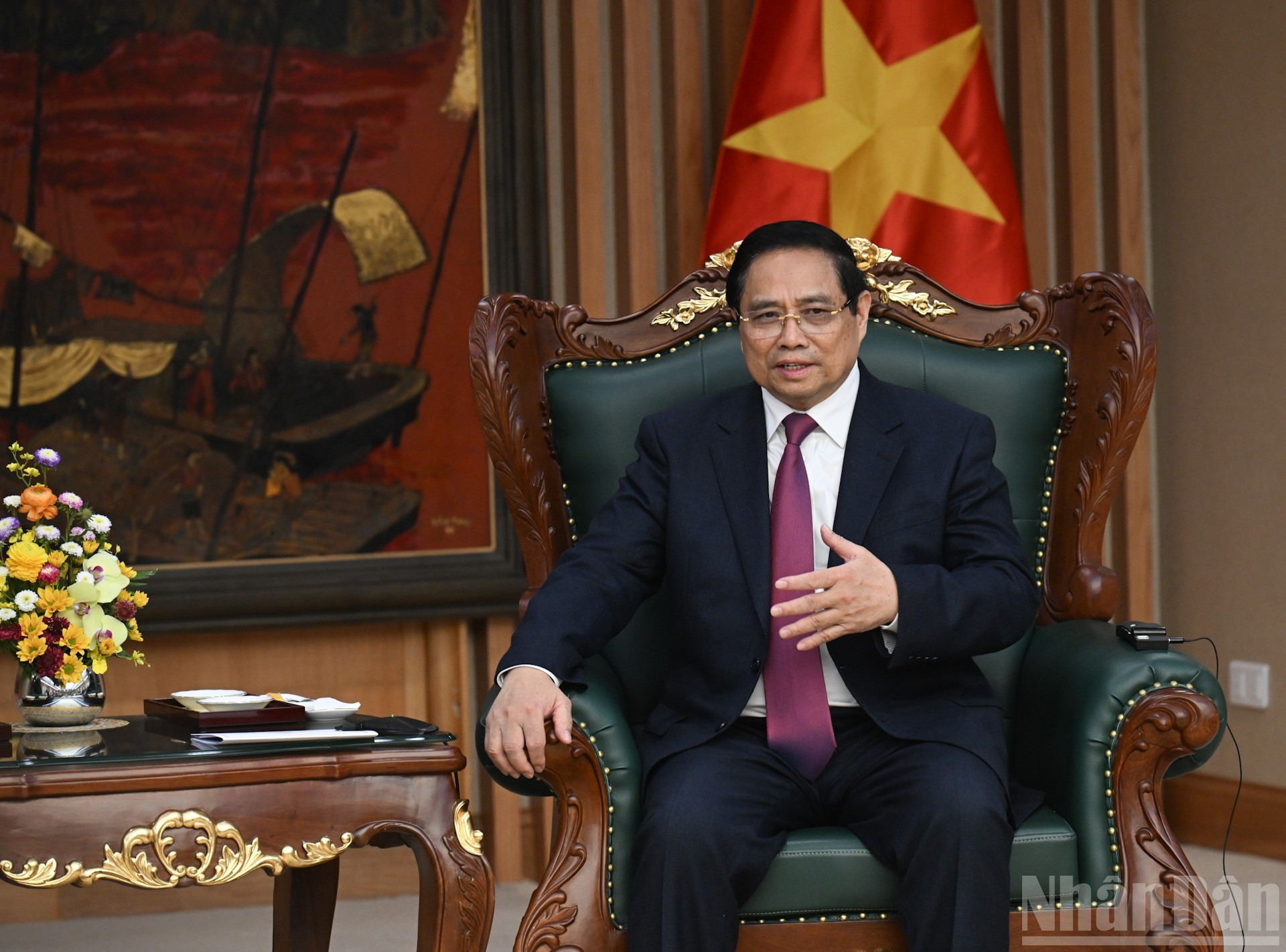 El primer ministro Pham Minh Chinh habla en la cita.