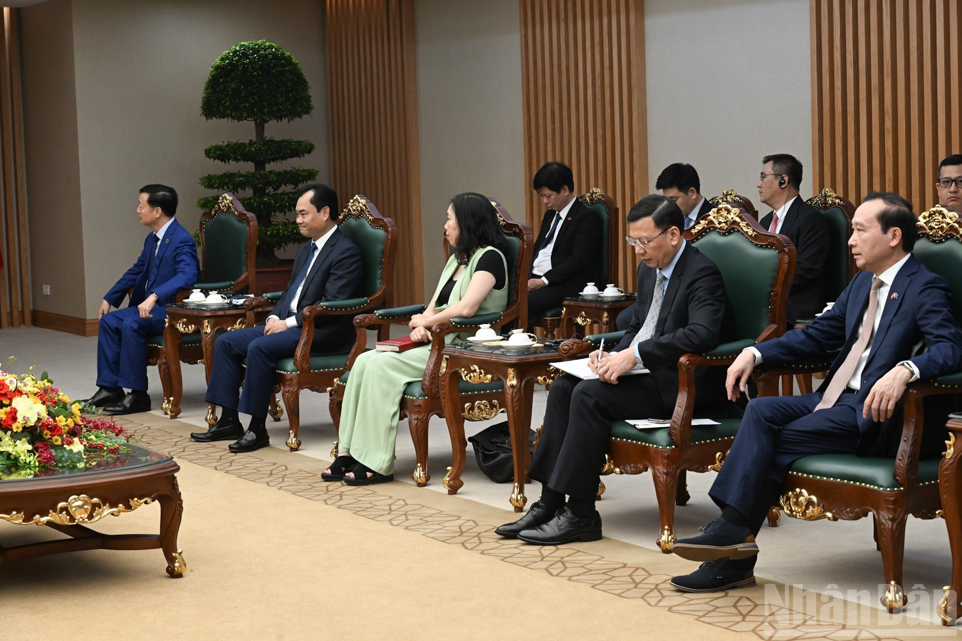 Funcionarios vietnamitas en el encuentro.