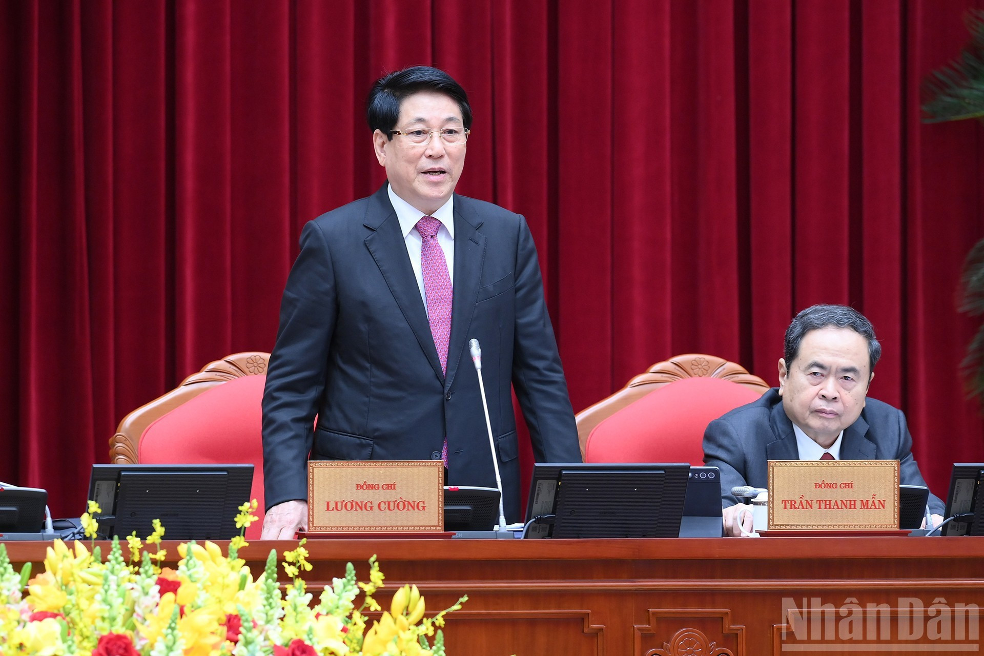 El miembro del Buró Político, presidente del país, Luong Cuong, dirige el evento.
