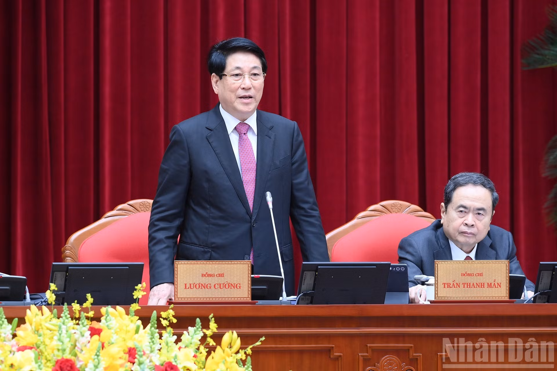 El miembro del Buró Político, presidente del país, Luong Cuong, dirige el evento.