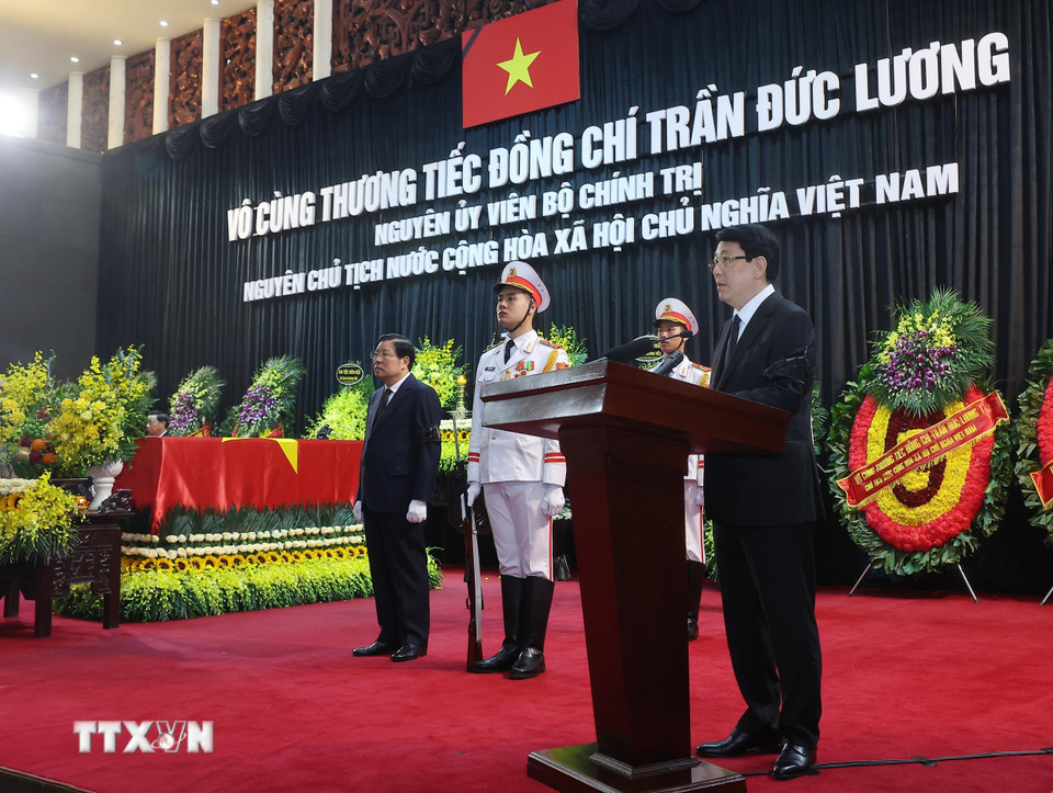 El presidente Luong Cuong lee el panegirico.