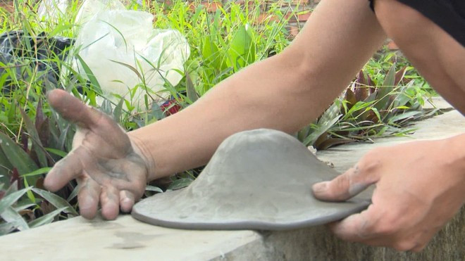 "Fabricar petardos de arcilla", "envolver banh chung sin moldes" estas son algunas de las palabras clave que se buscan con frecuencia en línea. (Foto: tienphong.vn)