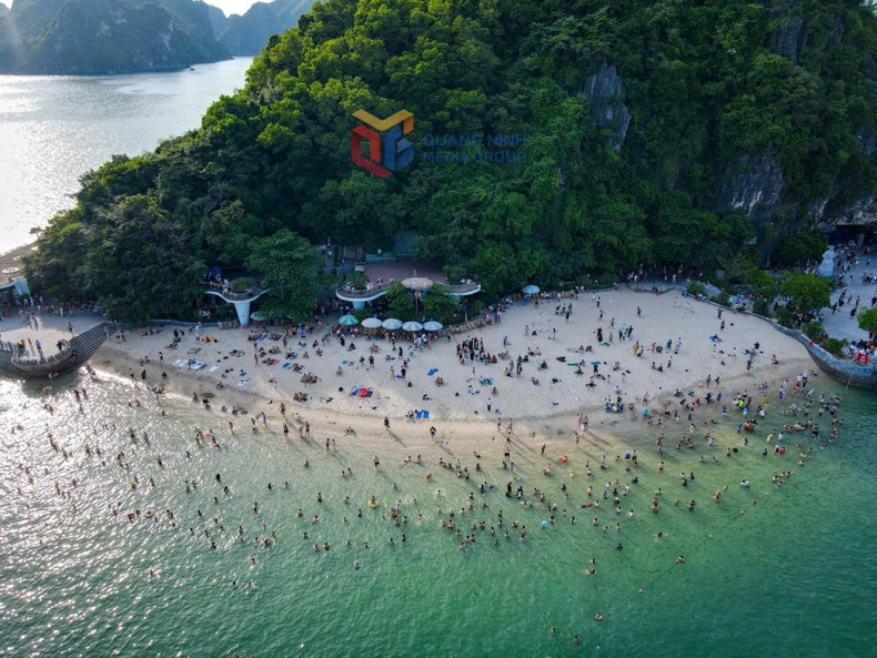 La isla Titop es la elección de numerosos turistas. La isla Titop es la elección de numerosos turistas.
