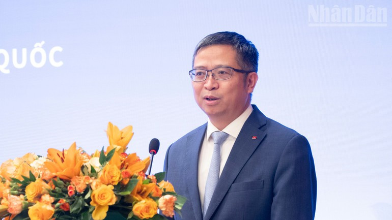 El embajador vietnamita en China, Pham Thanh Binh, hanla en la cita.