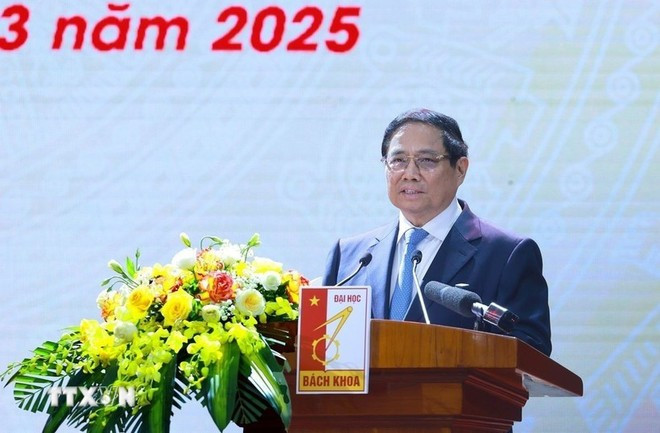 El primer ministro Pham Minh Chinh habla en la ceremonia de lanzamiento del movimiento de alfabetización digital para todos. (Foto: Duong Giang/VNA) El primer ministro Pham Minh Chinh habla en la ceremonia de lanzamiento del movimiento de alfabetización digital para todos. (Foto: Duong Giang/VNA)