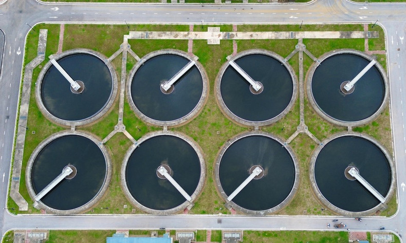 Sistema de decantación de lodos de la planta. Sistema de decantación de lodos de la planta.