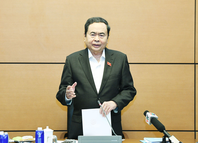 El presidente de la Asamblea Nacional (Parlamento) de Vietnam, Tran Thanh Man, habla en la cita. (Foto: daibieunhandan.vn)