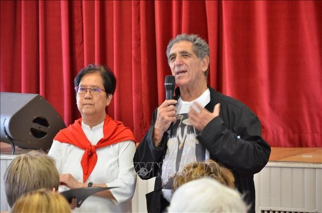 Nguyen Ngan Ha, fundadora del "Coro de la Patria", en el evento Día de Vietnam en Voves. (Foto: VNA)