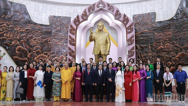 La delegación en el Museo de Kaysone Phomvihane.