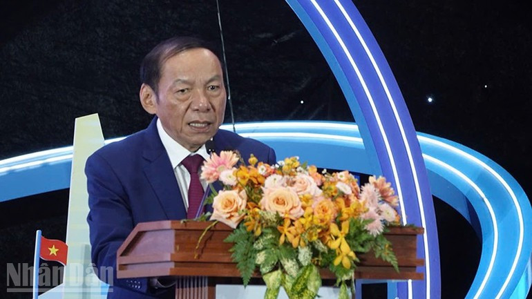 Nguyen Van Hung, ministro de Cultura, Deportes y Turismo de Vietnam, habla en el evento. Nguyen Van Hung, ministro de Cultura, Deportes y Turismo de Vietnam, habla en el evento.