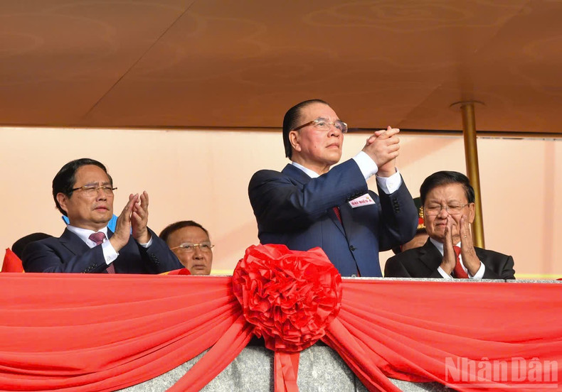 El ex secretario general del Partido Comunista de Vietnam Nong Duc Manh. El ex secretario general del Partido Comunista de Vietnam Nong Duc Manh.