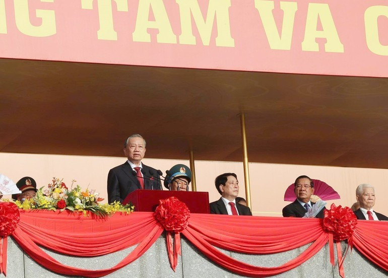 El secretario general del Partido Comunista de Vietnam, To Lam, pronuncia un discurso en la ceremonia.