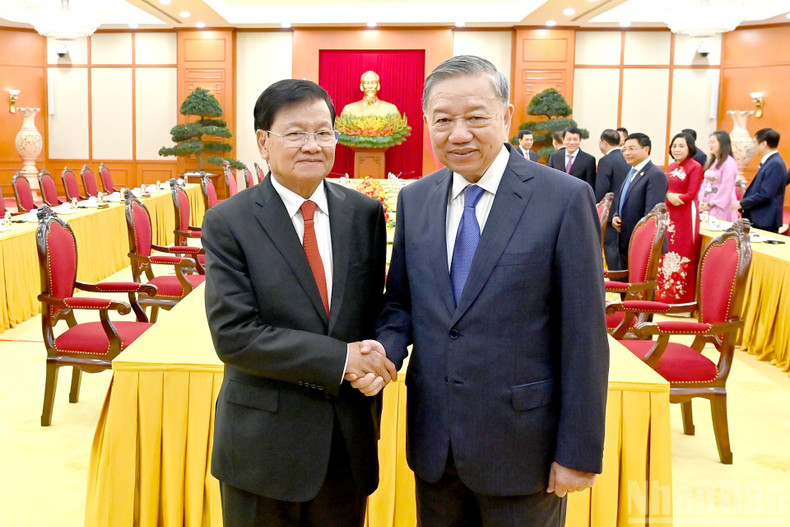 El secretario general del Partido Comunista de Vietnam, To Lam, y el secretario general del Partido Popular Revolucionario y presidente de Laos, Thongloun Sisoulith. El secretario general del Partido Comunista de Vietnam, To Lam, y el secretario general del Partido Popular Revolucionario y presidente de Laos, Thongloun Sisoulith.