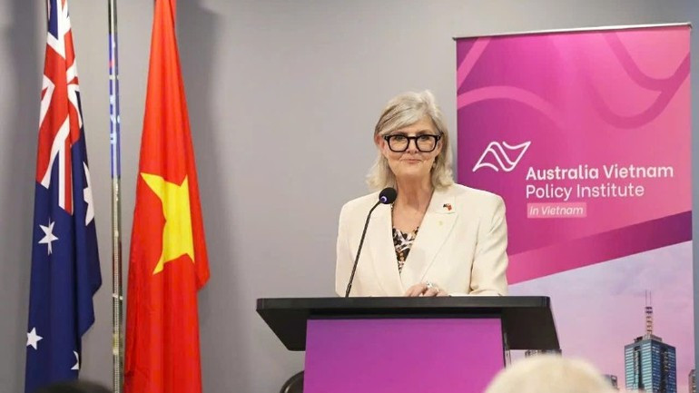 La gobernadora general de Australia, Sam Mostyn, habla en la cita. La gobernadora general de Australia, Sam Mostyn, habla en la cita.