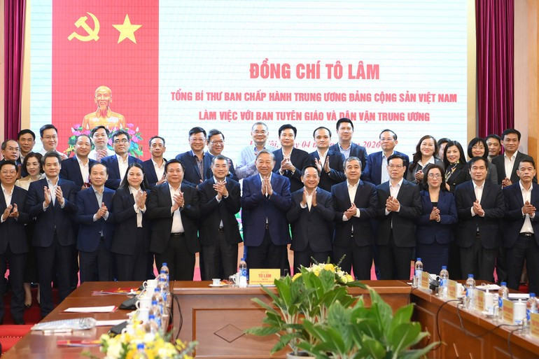 Asistentes a la reunión.