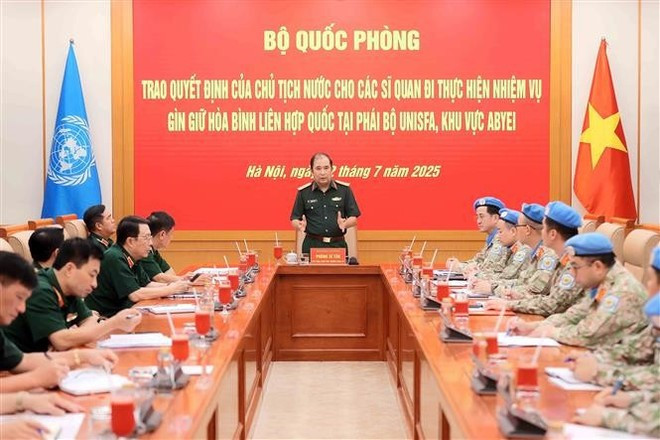 El coronel general Phung Si Tan, subjefe del Estado Mayor General del Ejército Popular de Vietnam, interviene en el evento (Foto: VNA) El coronel general Phung Si Tan, subjefe del Estado Mayor General del Ejército Popular de Vietnam, interviene en el evento (Foto: VNA)