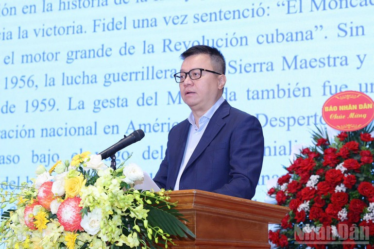 Le Quoc Minh, miembro del Comité Central del Partido Comunista de Vietnam (PCV), presidente-editor del periódico Nhan Dan, subjefe de la Comisión de Propaganda y Movilización de Masas del Comité Central del PCV y presidente de la Asociación de Periodistas del país, habla en la cita. Le Quoc Minh, miembro del Comité Central del Partido Comunista de Vietnam (PCV), presidente-editor del periódico Nhan Dan, subjefe de la Comisión de Propaganda y Movilización de Masas del Comité Central del PCV y presidente de la Asociación de Periodistas del país, habla en la cita.