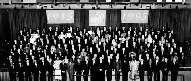De los 51 países fundadores, la ONU cuentan actualmente con 193 Estados miembros. En la foto: Jefes de Estado y de Gobierno participan en la sesión especial de la Asamblea General con motivo del 50º aniversario de la fundación de la ONU (1995). (Foto: Archivo de VNA)