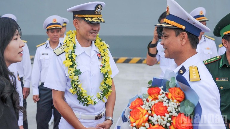 En la ceremonia de bienvenida.