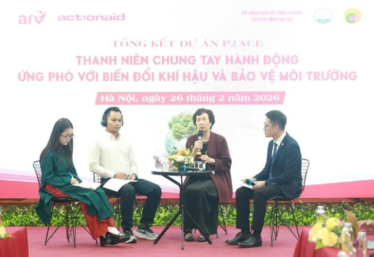 En el coloquio “Jóvenes unen esfuerzos frente al cambio climático y la protección del medio ambiente”.