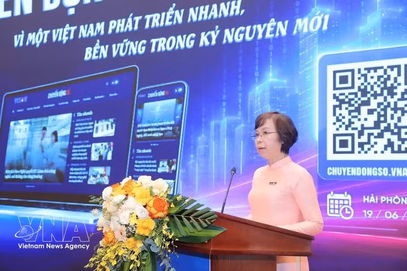 La directora general de la VNA, Vu Viet Trang, interviene en la cita (Foto: VNA)