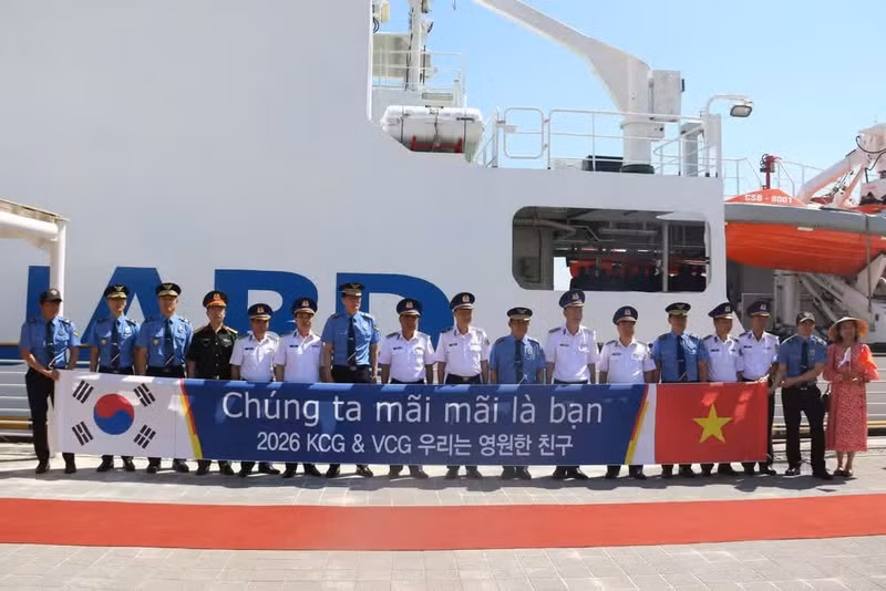 Los delegados de las guardias costeras de Vietnam y Corea del Sur (Fuente: VNA)