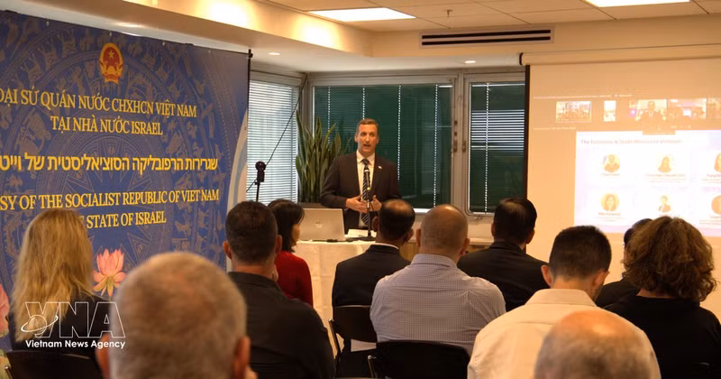 El seminario bilateral Vietnam-Israel 2026, celebrado en Tel Aviv por el 33º aniversario de sus nexos diplomáticos, aborda la transferencia de sistemas de riego IoT, inteligencia artificial y acuicultura de recirculación. (Foto: VNA)